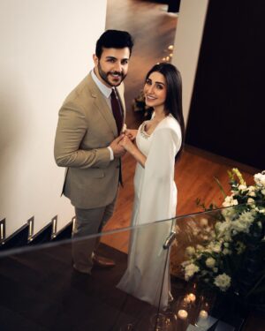 Sandy Jamal Instagram - 🤍 يارب أيام حُلوة تمسح على قُلوبِنا بكُل حُب 🤍
.

#احمد_الخفاجي | #ساندي_جمال