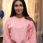 Sandy Jamal Instagram - شكررا لدعمكم وكلامكم اللطيف الي اتمنى اكدر اقدملكم بالمستقبل شي تحبو شكرا شكرا اصدقائي بالكواليس كلكم بدون استثناء حتى ماانسى احد ويزعل عليه جنتو الي فعلا اصدقاء واخوان شكرا للفرصه الي جمعتني بيكم صارت عندي عائلة جديده هيه انتو♥️ شكرا على حبكم الشخصية (رنا)اتمنى اكدر اخليكم تحبوني دائما شكرا قناة mbcالعراق لان كل سنه تنطينه فرص وتقدمين وجوه جديده @mbciraqtv شكرا لمجهودك وتعبك ويانه جنت النه اكثر من اب وشكرا للفرصه الحلوه الي انطيتنياها استاذ سلام عرب @salamarab21 مخرجنا الكبير تعبنااك ويانه وتعلمت منك @eyadnahhas شكرا كاتبة بنات صالح نجاح عملك الرائع @nadaimadkhalil مخرج منفذ استاذ غزواان شكرا لجهودك معنا @ghzwankahwajy واكيييد شكرررا لكل الكادر الفني الي بدونهم منكدر نكون عالشاشه❤️