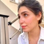 Sandy Jamal Instagram - عادي انشر صوره بدون فلتر واتقبل نفسي شلون متكون عادي تبين هالاتي السوده وتعب بشرتي الشي المهم انو حب نفسك دائما بكل عيوبها وفرحها❤️ حب نفسك دائما لان احيانآ تمر علينه اوقات منكدر نخلي ميك اب او ميكون موجود الفلتر راح نضوج ومناخذ صوره بينما اذا اقتنعنه بنفسنا وحبينها راح نكدر ناخذ صوره بدون فلتر ونكدر نطلع بدون ميك اب اتصالح ويه نفسك دائمآ شجع نفسك وادعمها بدون متنتضر من احد دعم نفسي ❤️