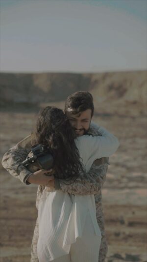 Sandy Jamal Instagram - أسالو اهلكم عن ذكرياتهم مع هالاغنية 🤍 واكتبولنا اجوبتهم 

🫡🇮🇶

#احمد_الخفاجي | #ساندي_جمال