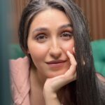 Sandy Jamal Instagram - جمعه مباركه عالجميع برأيكم شنو الي يخلي الواحد كلما كبر تقل دائرة الاشخاص بحياته