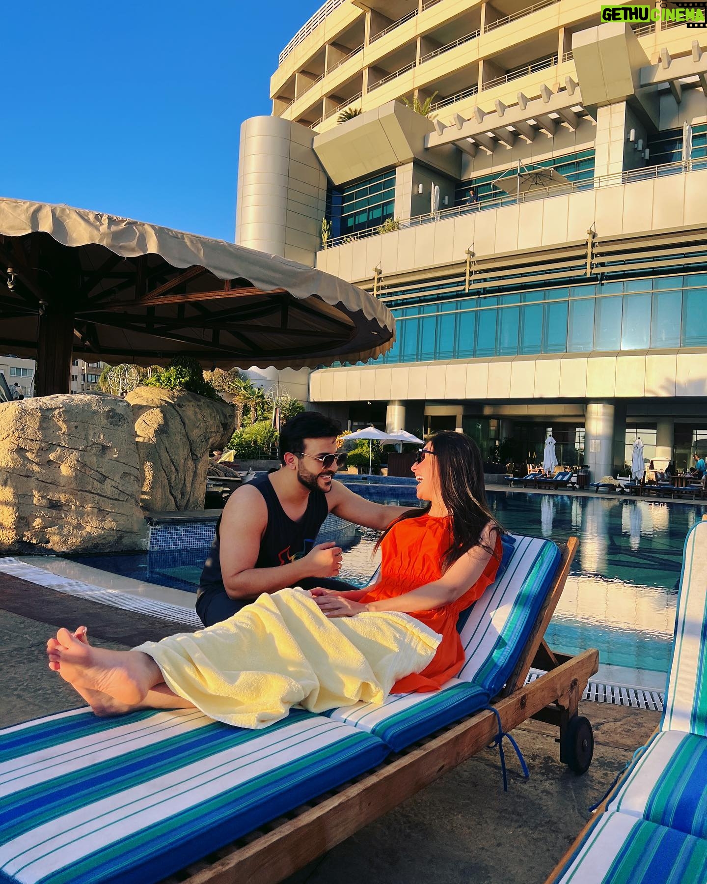 Sandy Jamal - 173.8K Likes - 🧡🖤