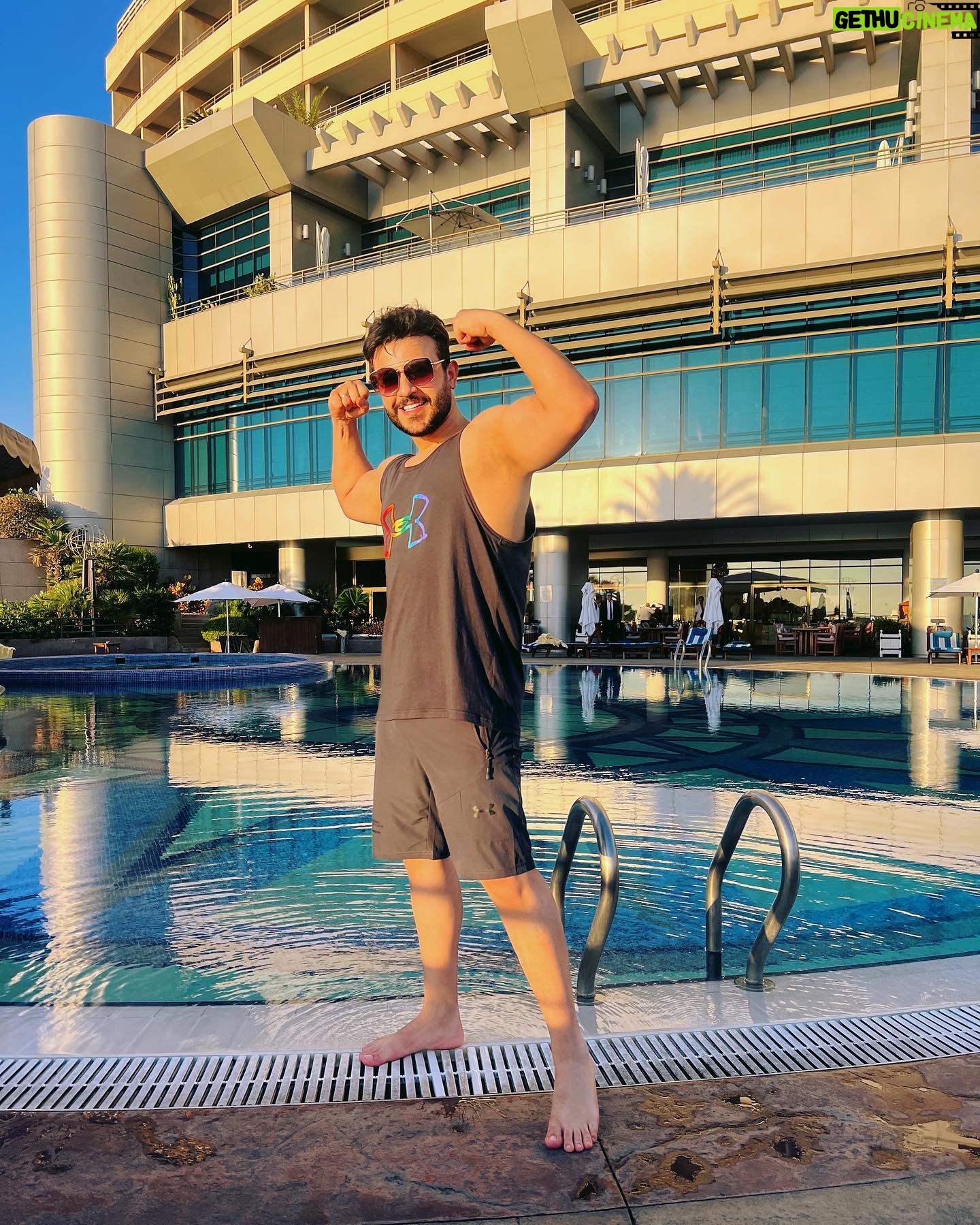 Sandy Jamal - 173.8K Likes - 🧡🖤