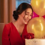 Sandy Jamal Instagram – عيدكم مبارك 
باقي صور عيد ميلادي كلت حرامات مانزلها الكم😁

منو سندكم بالحياه؟
ياصوره احلى