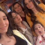 Sandy Jamal Instagram - شكررا لدعمكم وكلامكم اللطيف الي اتمنى اكدر اقدملكم بالمستقبل شي تحبو شكرا شكرا اصدقائي بالكواليس كلكم بدون استثناء حتى ماانسى احد ويزعل عليه جنتو الي فعلا اصدقاء واخوان شكرا للفرصه الي جمعتني بيكم صارت عندي عائلة جديده هيه انتو♥️ شكرا على حبكم الشخصية (رنا)اتمنى اكدر اخليكم تحبوني دائما شكرا قناة mbcالعراق لان كل سنه تنطينه فرص وتقدمين وجوه جديده @mbciraqtv شكرا لمجهودك وتعبك ويانه جنت النه اكثر من اب وشكرا للفرصه الحلوه الي انطيتنياها استاذ سلام عرب @salamarab21 مخرجنا الكبير تعبنااك ويانه وتعلمت منك @eyadnahhas شكرا كاتبة بنات صالح نجاح عملك الرائع @nadaimadkhalil مخرج منفذ استاذ غزواان شكرا لجهودك معنا @ghzwankahwajy واكيييد شكرررا لكل الكادر الفني الي بدونهم منكدر نكون عالشاشه❤️