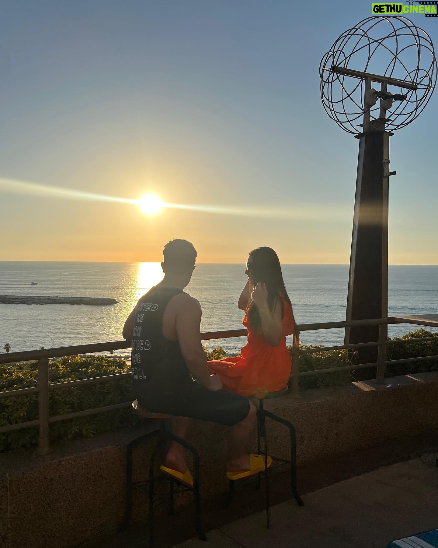 Sandy Jamal - 173.8K Likes - 🧡🖤