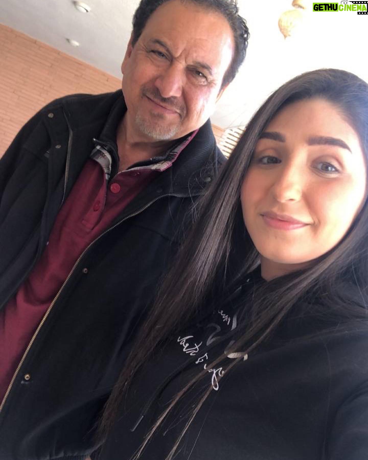 Sandy Jamal Instagram - شكررا لدعمكم وكلامكم اللطيف الي اتمنى اكدر اقدملكم بالمستقبل شي تحبو شكرا شكرا اصدقائي بالكواليس كلكم بدون استثناء حتى ماانسى احد ويزعل عليه جنتو الي فعلا اصدقاء واخوان شكرا للفرصه الي جمعتني بيكم صارت عندي عائلة جديده هيه انتو♥️ شكرا على حبكم الشخصية (رنا)اتمنى اكدر اخليكم تحبوني دائما شكرا قناة mbcالعراق لان كل سنه تنطينه فرص وتقدمين وجوه جديده @mbciraqtv شكرا لمجهودك وتعبك ويانه جنت النه اكثر من اب وشكرا للفرصه الحلوه الي انطيتنياها استاذ سلام عرب @salamarab21 مخرجنا الكبير تعبنااك ويانه وتعلمت منك @eyadnahhas شكرا كاتبة بنات صالح نجاح عملك الرائع @nadaimadkhalil مخرج منفذ استاذ غزواان شكرا لجهودك معنا @ghzwankahwajy واكيييد شكرررا لكل الكادر الفني الي بدونهم منكدر نكون عالشاشه❤️