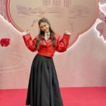Sandy Wu Instagram - #sandywuofficial 好想念新加坡喔❤️ @shiatzychen 今天要聽：Miusa的我的答案