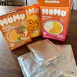 Sandy Wu Instagram - #sandywuofficial 我記得剛開始給初一嘗試 #副食品 前， 隱隱焦慮了一會兒， 做足了研究跟準備並一一列點筆記， #統整控 還把吃東西時間表、份量克數、心理健康⋯ 一併紀錄貼在冰箱上，讓家裡所有人都知道如何操作。 我太在乎吃的了！ 因為非常在乎也非常看重， 除了我自己的飲食觀念不斷調整穩定外， 連初一吃飯時的心情都納入考量， 筆記最後一條寫著：心情不好就不硬吃！ 原因是不讓寶寶對吃食有負面的連結， 吃飯理應開心快樂，是件值得享受的事， 況且⋯這輩子那麼長，要吃的飯還多著呢～ 結果⋯我擔心太多了， 初一超愛吃我代言的 #米其林級寶寶粥 #MUMU寶寶粥 是家中常備庫存， #常溫寶寶粥 保存完全💯安心又方便， 口味多還超級無敵好吃！！！！ 我每一個口味都吃過，牛、豬、魚、雞、南瓜， 口感濃郁不會太稀，份量剛好一餐， 香氣十足而且大人也可以加個料當療癒粥品。 這趟去峇里島，行李箱裝了兩大盒， 可以常溫攜帶，隨處加熱都方便，連在泳池邊玩， 我也可以隔水加熱再倒進矽膠碗給他吃。 到餐廳吃飯，我們讓初一同桌共食， 在粥裡加些肉、蛋、青菜⋯ 他更享受「像大人一樣」的美好一餐。 好幾天旅行， 每餐都MUMU寶寶粥口味換著吃，不用擔心吃膩。 （在家一天兩包好幾個月了也完全沒有膩的跡象） （每次看到我們倒出寶寶粥要微波就啊啊叫） （太慢送入口還會拍桌抗議😅） 的確是 #為寶寶著想的真實美味 盒子上的 #潔淨標章 讓爸媽安心度過銜接主食品的日子， 我們平時出門一日遊也一定抓兩包放育兒包中， 吃很快，初一偶爾也會到食物櫃去巡視一番， 確保家裡隨時有 #MUMU營養好粥到 👍🏻 2/29前下單熱銷組合就現省$500，滿額禮也大方送你， 想補貨囤貨請點：https://babycity008.liteshop.tw/ 對寶寶的期許沒有什麼複雜的， 日常啊，好吃好睡好好玩就已經是最最最美好的事了。 謝謝MUMU寶貝我兒初一🫶🏻 @mumubabyfood_tw 今天要聽：小虎隊的青蘋果樂園