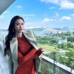 Sandy Wu Instagram - #sandywuofficial The best view 🧘🏻‍♀️ 心目中第一名依然是新加坡 好喜歡、好享受、好好吃 邊工作邊放鬆 Can’t wait to visit again’ 👗 @hm #HMStudio 今天要聽：鳳飛飛的可愛的玫瑰花