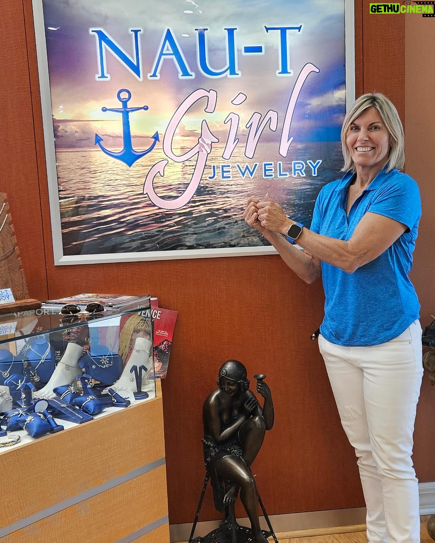Sandy Yawn Instagram - My jeweler and headquarters of @nau.t.girl. Thanks Evan and Pam for taking care of our jewelry needs. Leah and I love you guys and your jewelry 💍 💖