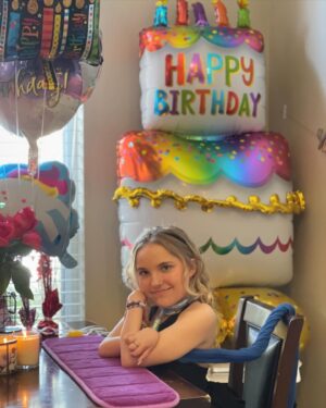 Sandy Yawn Instagram - Happy 16th bday to my beautiful niece @its_emalynn28 ❤️ We love you so much. You truly are such a light in this world.