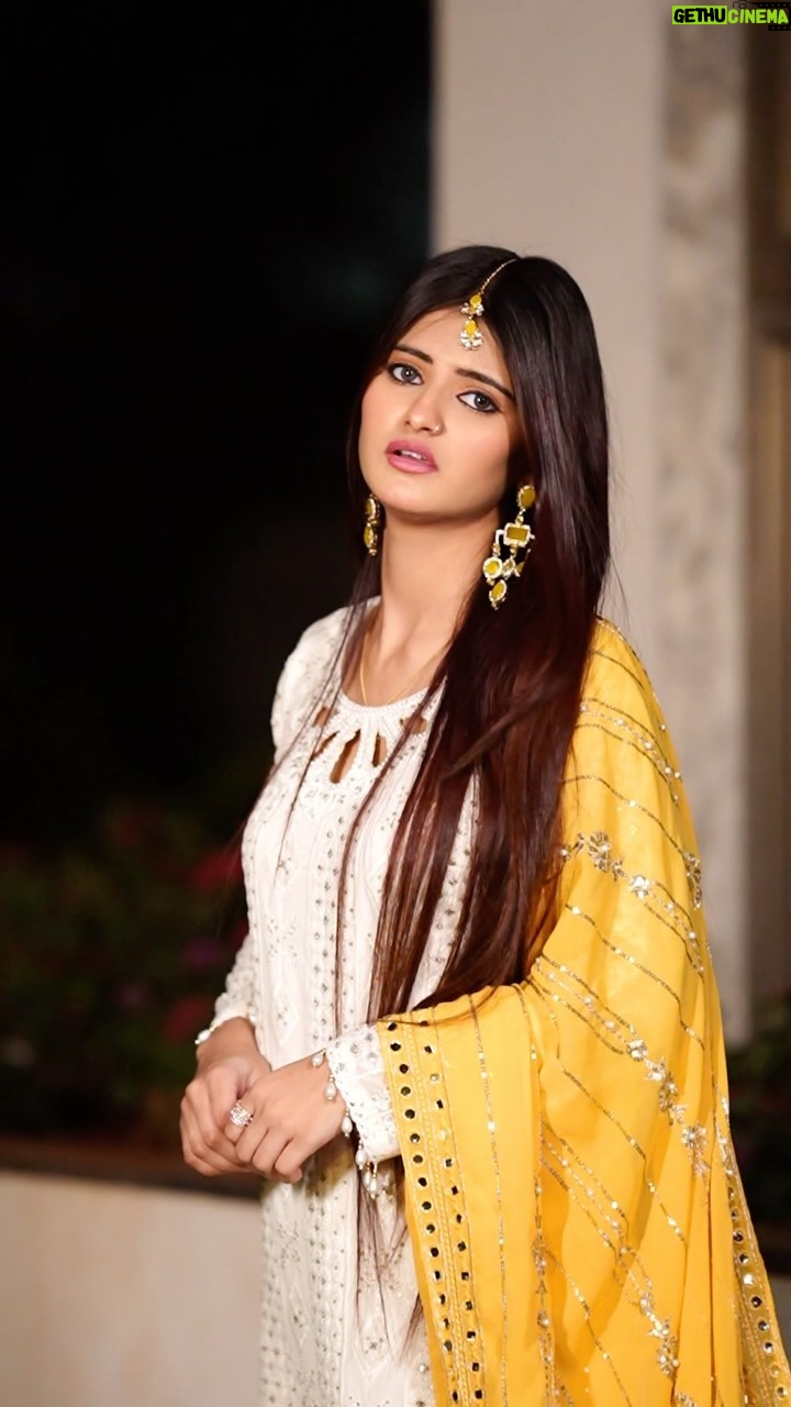 Saniya Shaikh Instagram - Aye Eid π π€ . . Outfit by : @little.missy95 . . Shoot by : @pune_wedding_photographer004 . . . . . . . . . . . . #sanufam #sanulove #smile #love #foryou #kbye #eid #eidmubarak #reelitfeelit #reelinstagram #reelkarofeelkaro #look #eidlook #shoot