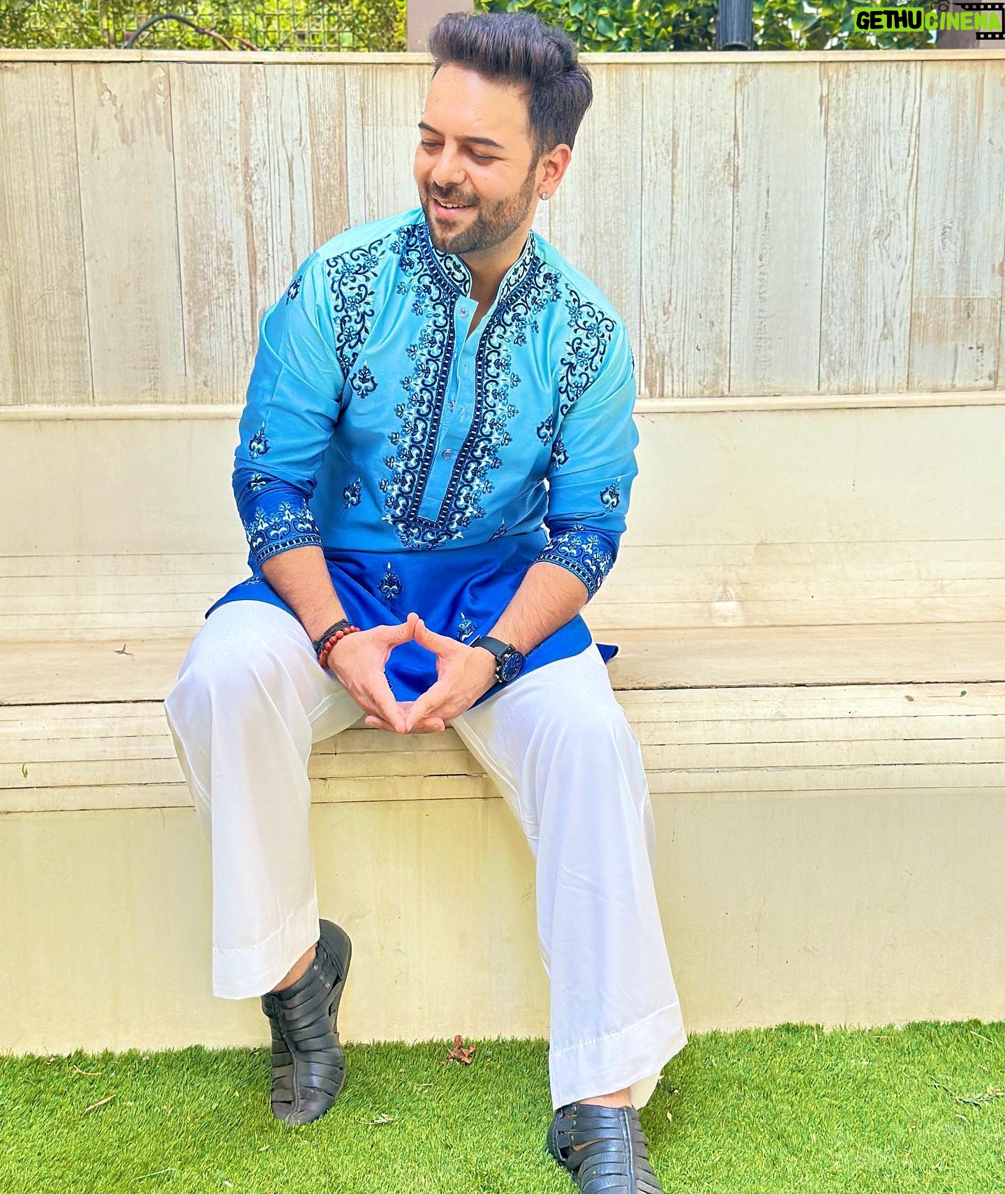 Sanjay Gagnani Instagram - Oops! I blue it again 😋💙