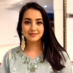 Sanjjanaa Instagram - Absolutely loved creating this beautiful look on Actress @sanjjanaagalrani Makeup by @chahatpaul Dress curtosy @ethnixvogue_revolutions In frame @sanjjanaagalrani Family @princealarik DM to book📥 DM to enroll or for further enquiries! #chahatpaul #sanjjanagalrani #celebrity #celebritymakeupartist #makeupacademy #makeupartist #makeuptutorial #makeup #makeuplook #makeupaddict #makeuplover #whatshotbangalore #fyp #explore #beauty #icon #fashion #style #outfitinspo #indianwear