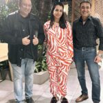 Sanjjanaa Instagram – Spotted @sanjjanaagalrani with @bangaloreandmee & @nameeshnr @fodyssey at @maheglobalkitchen in #koramangala in #nammabengaluru .

@sanjjanaagalrani was wearing a outfit by @ethnixvogue_revolutions .