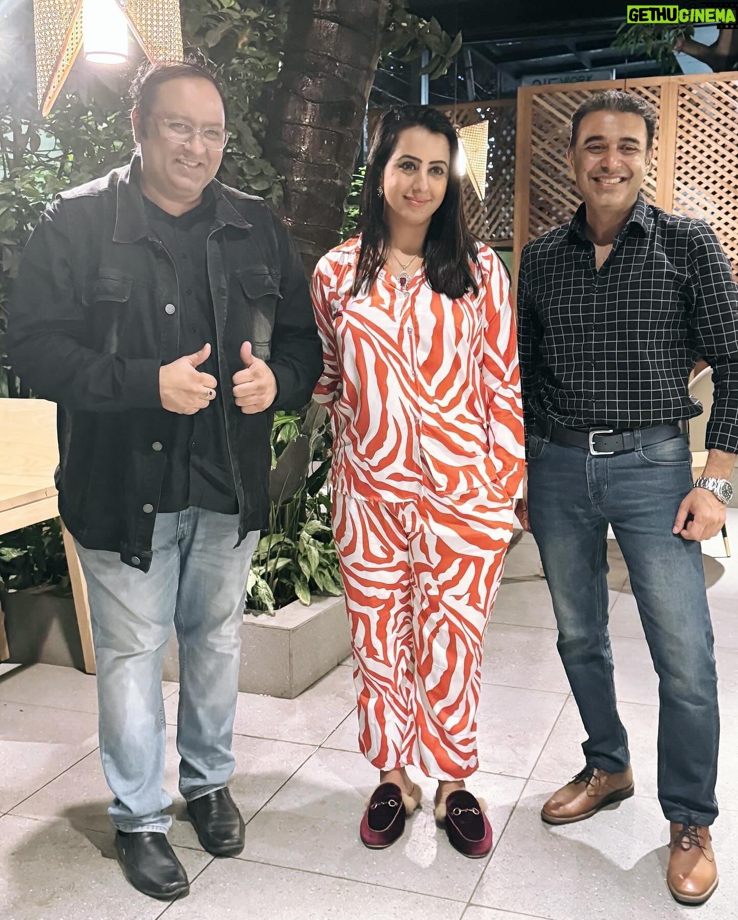 Sanjjanaa Instagram - Spotted @sanjjanaagalrani with @bangaloreandmee & @nameeshnr @fodyssey at @maheglobalkitchen in #koramangala in #nammabengaluru . @sanjjanaagalrani was wearing a outfit by @ethnixvogue_revolutions .