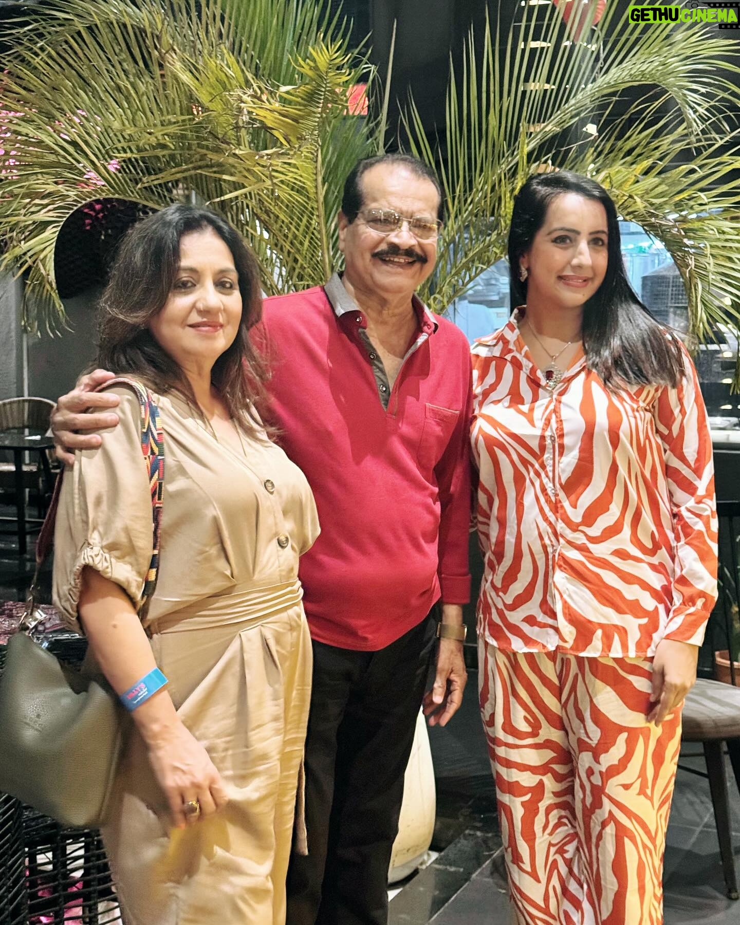 Sanjjanaa Instagram - Was a beautiful evening & a event conducted by @sanghvi_lalit_ & @binammehta , in association with @redfmbengaluru , Had a lovely time meeting old friend @dharamm74 , and was a lovely evening at @gillysblr . #bannerghatta #road .