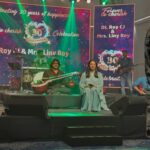 Sanjjanaa Instagram - It’s always Amaizing to catch up with you my mentor my guru ji @rajheshvaidhya sir , your support & guidance is my biggest blessing 🙂 Singing is my hidden passion & I am a trained officially certified singer from @artiumacademyofficial , it gives me at most happiness to share these movements with you where I recently sang at an event ❤️