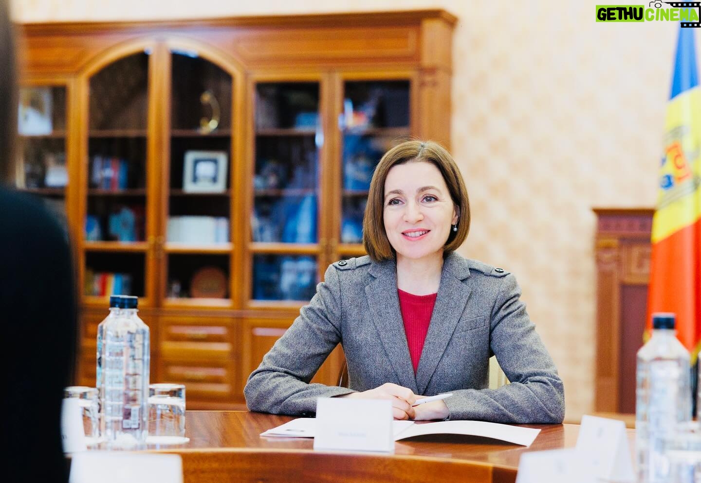 Sanna Marin Instagram - It was great to visit the capitol of Moldova Chișinău this week to meet with President Maia Sandu, prime minister Dorin Recean and other ministers to share support for Moldova’s EU aspirations and reform programme. The Moldovan government continues to demonstrate its commitment to positive change, economic prosperity and fostering a brighter future for its citizens. This week we also recieved very important and most welcomed decision from EUCO to open accession negotiations with Ukraine and Moldova to become members of the European Union. Congratulation to president Zelenskyy and president Sandu and of course citizens in both countries. Reason prevailed!
