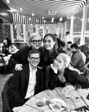 Sanna Marin Instagram - Interesting work trip to South Carolina and New York earlier this month. 🌃 🇺🇸  Among many other interesting new projects on the agenda -  and amidst some adventurous nature moments such as a historically strong earthquake ⛰️ in New York City as well as the Great North American Solar Eclipse 🌑🌕 - I got the chance to do my first discussion on stage together with @JacindaArdern, interviewed by @poppyharlowcnn 🎙️

Especially grateful for the opportunity to meet and exchange with 44th President of the United States @barackobama 🇺🇸