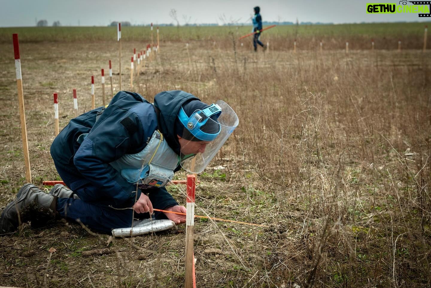 Sanna Marin Instagram - In my role as Strategic Counselor at the Tony Blair Institute for Global Change, I had the privilege of visiting a mine clearance site alongside First Vice Prime Minister and Minister of Economy of Ukraine, Yulia Svyrydenko. The HALO Trust, the world’s leading landmine clearance organization, has already successfully neutralized over 19,000 landmines and unexploded ordnance in Ukraine. This effort by skilled deminers has made vast stretches of land — fields, school grounds, residential areas, and walkways—safe, eliminating the risk of accidents. With an estimated two million landmines laid since February 24th 2022, the HALO Trust’s work is not only crucial in safeguarding lives but also in enabling the restoration of normalcy and economic activities in the region. @thehalotrust
