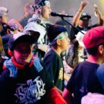 Santa Fe Klan Instagram – Gracias a toda la gente de METEPEC! La pasamos bien chingon, se prendieron machin🔥🔥🔥 
NOS VEMOS EN UN RATO EN PUEBLA! Ya andamos por acá!
SOMOS LA SANTA CARNAL!! 😎🍻🇲🇽🎶🙌
📹: @aese13