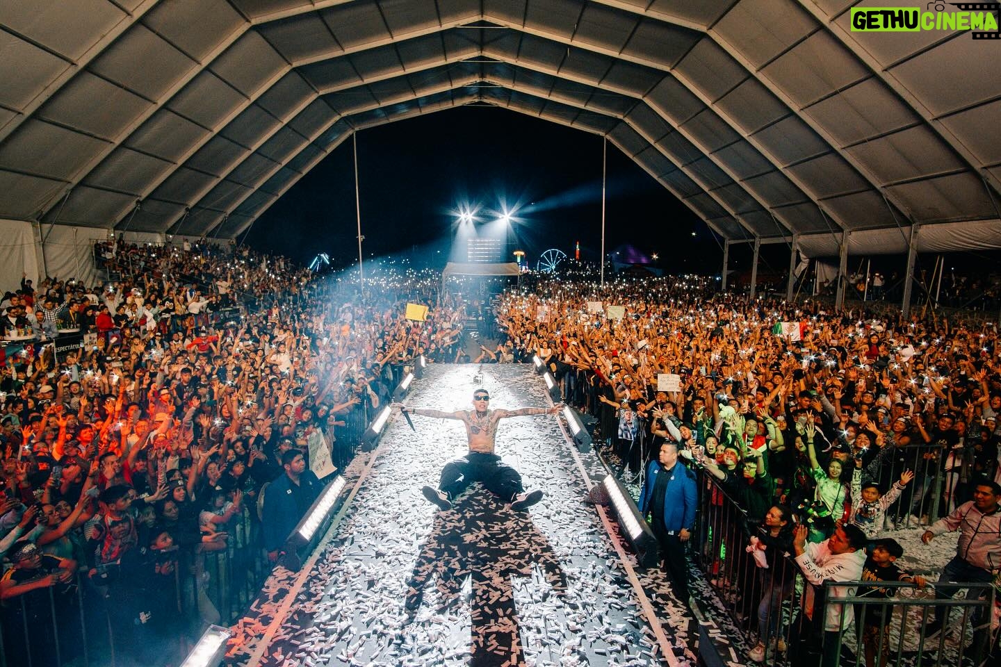 Santa Fe Klan Instagram - PUEBLA π₯π₯π₯π₯ Gracias carnales, se rifaron chingon!!! La pase con madre raza, nos vemos pronto!! Arriba Puebla!!! Pura Santa π₯πΆπ²π½π πΈ: @aese13