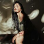 Sanya Thakur Instagram - The most beautiful things you can wear are your self-confidence and your self-love.😇 . 📷 : @sahil_navadiya_ 💄 : @makeup_asfaque . . . #smile #nightlights #instadaily #mood