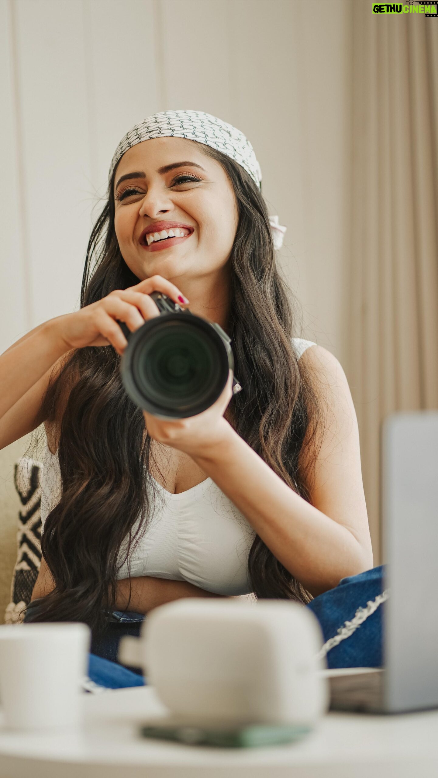 Sanya Thakur Instagram - Smile๐ Laugh๐ Repeat ๐ Enjoying every moment โค๏ธ #funtimes . ๐ท @sahil_navadiya_ & team @fashion.by_snf ๐ @makeup_asfaque . . #memories #photoshoot #fun #instamood