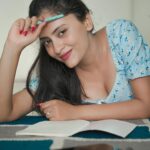 Sanya Thakur Instagram – Tere likhe panne mein aaj bhi  palat jaati hu..bina tujhe chhue ,mein tujhe yuhi aaj bhi chhu jaati hu….

Pc – @sahil_navadiya_ 

#pen #writing #yours #love #paper #khhats #sanyathakur
