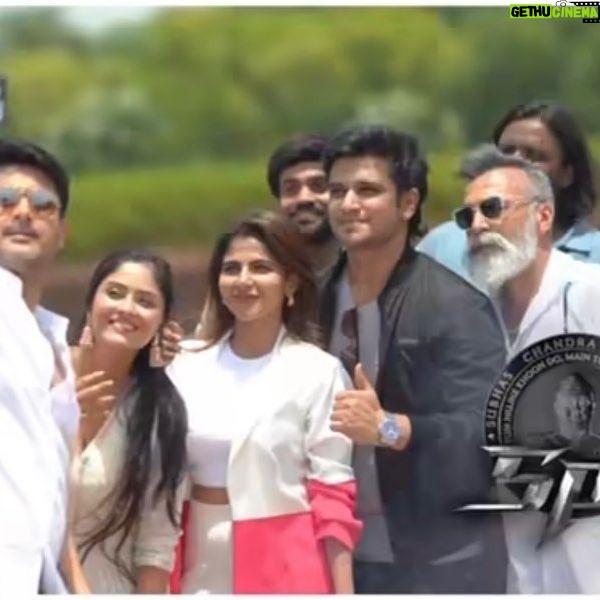 Sanya Thakur Instagram - Honour to have launched the our #Spy movie Teaser at the Netaji Subhas Chandra Bose Statue at Kartavyapath India gate New Delhi! And we got great response from you guys ! Thank you so much🙋♀️ #indiasbestkeptsecret#spyteaser @actor_nikhil @garrybh1988 @iswarya.menon @tej_uppalapati @anerudhp @a.gomatam @makaranddeshpandeofficial @senguptajisshu @niitinmehtaofficial