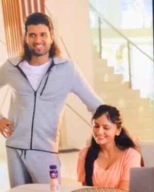 Sanya Thakur Instagram - Belated Happiest birthday co-Star!  @thedeverakonda 🙋‍♀️ it was pleasure working with you ,such a humble and beautiful person! God bless you !🎉