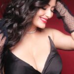 Sanya Thakur Instagram - I think you guy’s are missing my smile or Marilyn Monroe 😉😉😉💃 #smile #love #light #sanyathakur #beauty #fashion #trending #explorepage