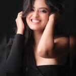 Sanya Thakur Instagram - Swipe right to see the real me ! #sanyathakur #newpost