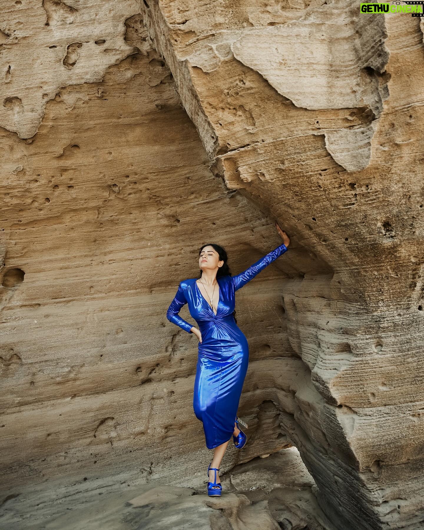 Sanya Thakur Instagram - A flawless life might not be possible, but a flawless outfit definitely is.π #fashion . π· @sahil_navadiya_ & team @fashion.by_snf π @makeup_asfaque . . #instagood #fashionista #beautifuldestinations #instadaily #mood