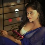 Sanya Thakur Instagram – Just watching memes on phone And the last one from these ✨. 

#goodmorning #smile