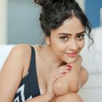 Sanya Thakur Instagram - I’m my own kind of beautiful 🤩 . . 📷 @sahil_navadiya_ & team @fashion.by_snf 💄 @makeup_asfaque . . . #instamood #happy #beautiful #me