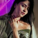 Sanya Thakur Instagram - The most beautiful things you can wear are your self-confidence and your self-love.😇 . 📷 : @sahil_navadiya_ 💄 : @makeup_asfaque . . . #smile #nightlights #instadaily #mood