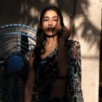 Sara Ali Khan Instagram – Sunday Blue Fan 🦋
Sunday Sun Tan ☀️🧴
Sunday Bus Stop 🚍🚏🅿️
Sunday Colour Pop 🌀💙
