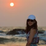 Sara Ali Khan Instagram - Are you a beach or mountain person? I’m a sunset seeking, peace loving, safety searching, sibling needing kind of person 🌅🌄☮️🕊️🥰 @______iak______