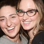 Sara Bareilles Instagram – So thrilled to have @sarabareilles join us at our dock at #NotebookMusical 🛶🌦️

Photo by Bruce Glikas @bruglikas @broadwaybruce_