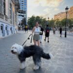 Saraí Meza Instagram - 48 hrs en barcelona 1: abro debate, si el perro se para es igual o más alto que yo? 2: casa batlló 🫶🏻 3: crema catalana que in fact, estaba bien buena 4: sagrada familia, de lo más hermoso que vi. Si pudiera elegir a cualquier persona para tener una conversación, sin duda elegiría a Gaudí, era un genio y artista. 5: si si mucha cultura, también un poco de beboteo 6: casa batlló x2… también por gaudí. 7: más beboteo, y ni modeeeeee 8: Fes-me un petó 🤍 9: Gaudí reviveeeeeeeee 🥲