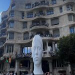 Saraí Meza Instagram - 48 hrs en barcelona 1: abro debate, si el perro se para es igual o más alto que yo? 2: casa batlló 🫶🏻 3: crema catalana que in fact, estaba bien buena 4: sagrada familia, de lo más hermoso que vi. Si pudiera elegir a cualquier persona para tener una conversación, sin duda elegiría a Gaudí, era un genio y artista. 5: si si mucha cultura, también un poco de beboteo 6: casa batlló x2… también por gaudí. 7: más beboteo, y ni modeeeeee 8: Fes-me un petó 🤍 9: Gaudí reviveeeeeeeee 🥲
