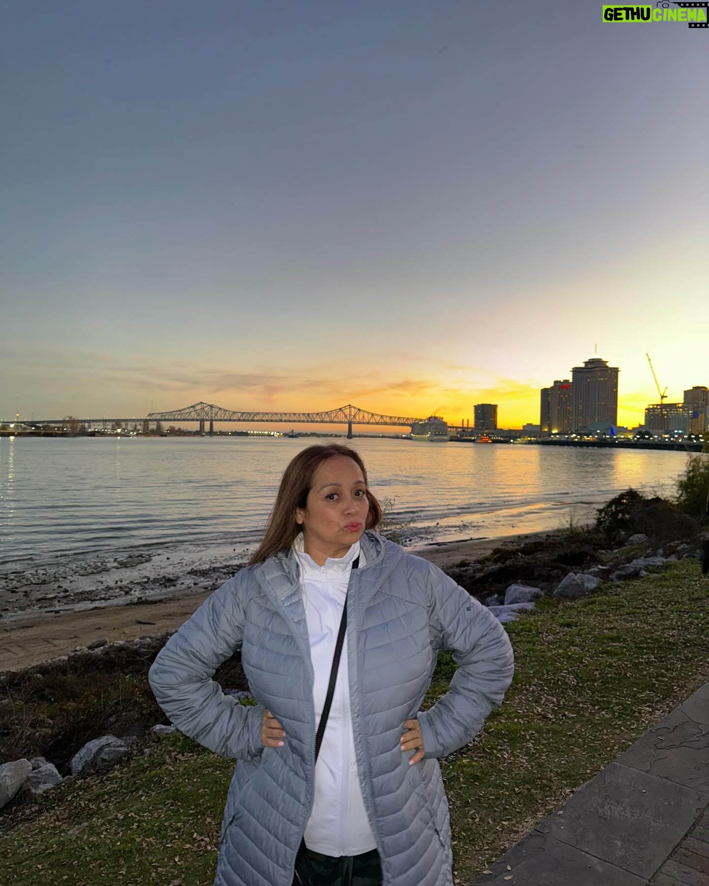 Saraí Meza Instagram - Feliz cumpleaños a la mamá con el corazón más grande del mundo. Que sean muchos cumpleaños más con salud perfecta y sobretodo, con mucho amor. Nunca olvides lo especial que eres para todos los que te rodeamos. Te amo 🩷