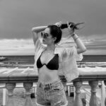 Saraí Meza Instagram - calma, conexiones sinceras, mar y un atardecer bellísimo arcoíris en un mismo sitio? a veces solo hace falta voltear a ver lo que sí, y agradecer.