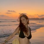 Saraí Meza Instagram - Just like poof 🌅