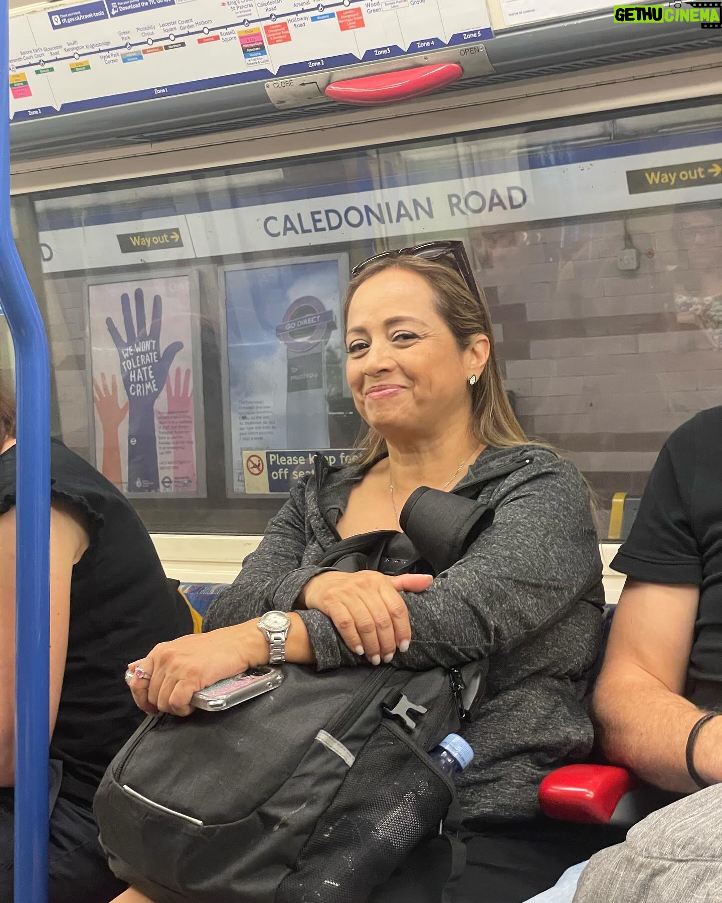 Saraí Meza Instagram - Feliz cumpleaños a la mamá con el corazón más grande del mundo. Que sean muchos cumpleaños más con salud perfecta y sobretodo, con mucho amor. Nunca olvides lo especial que eres para todos los que te rodeamos. Te amo 🩷