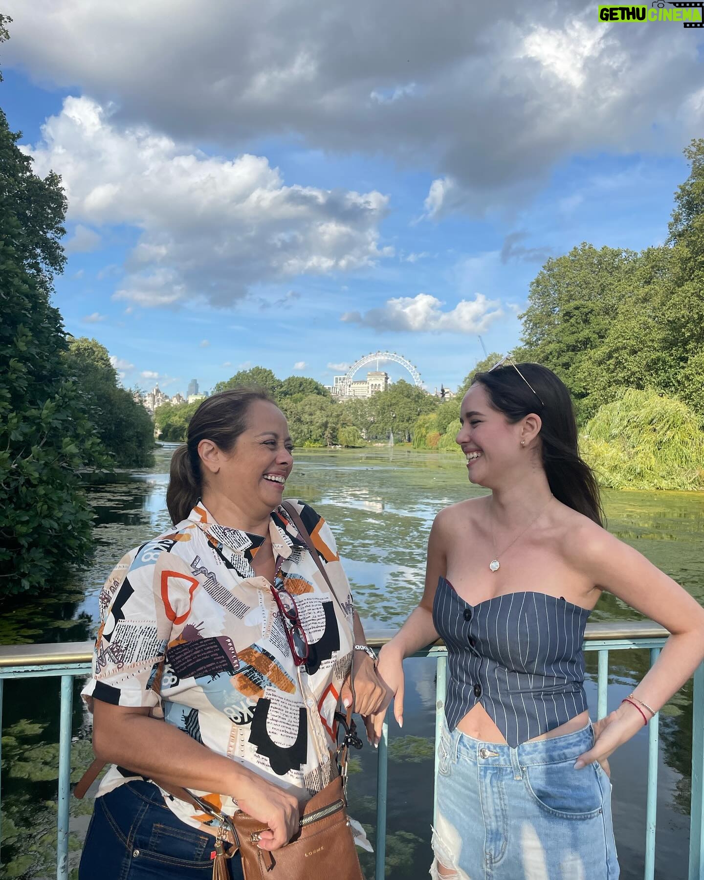 Saraí Meza Instagram - Feliz cumpleaños a la mamá con el corazón más grande del mundo. Que sean muchos cumpleaños más con salud perfecta y sobretodo, con mucho amor. Nunca olvides lo especial que eres para todos los que te rodeamos. Te amo 🩷