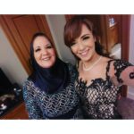 Sara Derzawy Instagram - ‏" هي أمي .. ومأمني .. وأماني .. وإيماني .. وأمتي .. ومسكني .. وسكني .. وروحي .. وراحتي .. وكل كلي "⁦ ⁦❤️⁩⁦❤️⁩😘 كل سنة وانتي طيبة يا حبيبتي .. ربنا يديكى الصحة والعمر الطويل و يريح بالك و يفرحك 🌹😘😘 #سارة_درزاوي #مسرح_مصر